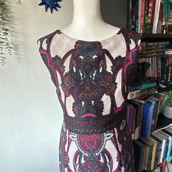 Sandra Darren Size 6 Beige multicolor paisley print sheath dress - Picture 3 of 8